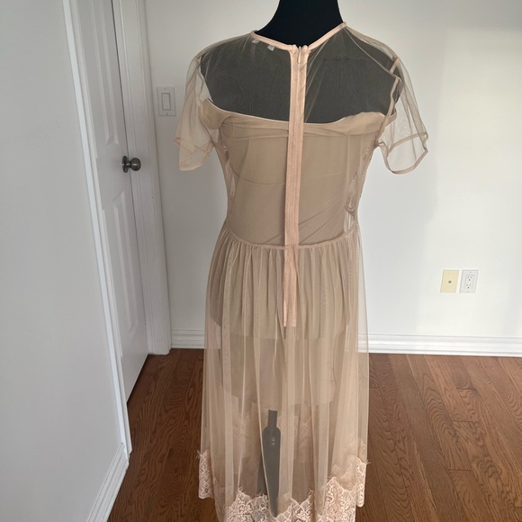 FOREVER21 Nude Lace Dress - Picture 5 of 5